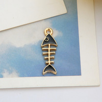 Vente en gros de bijoux de bricolage en émail, pendentif en alliage de zinc en os de poisson chat mignon de Chine