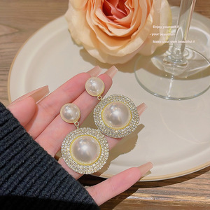 S925 aguja <span class=keywords><strong>de</strong></span> plata alta sensibilidad versátil Simple moda mujer perla Stud pendientes nuevo nicho al por mayor - Product Image 3