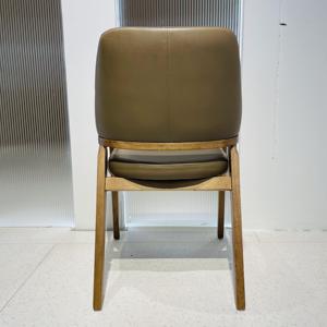 Silla de Comedor de Lujo Moderna de Alta Gama, Diseño Nórdico <span class=keywords><strong>Italiano</strong></span> Escandinavo, Cuero PU y Madera, para Sala de Estar o Restaurante - Product Image 4