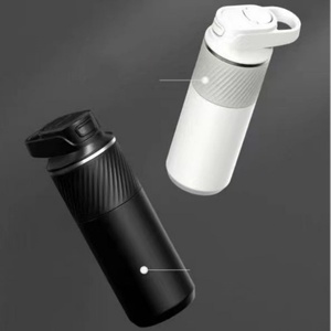 Vaso de Café Portátil Ecológico de Acero Inoxidable de 500 ml, Aislado al Vacío, Cilíndrico, en Blanco y Negro, para Viajes y el Hogar - Product Image 2