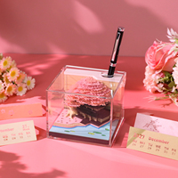 Bloc-notes 3D Arbre Fleuri Romantique, Calendrier 2027, Bloc de Notes en Papier avec Porte-Stylo, Marque-page, Boîte Acrylique, Décoration de Bureau Esthétique