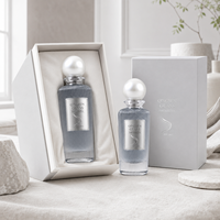 Flacons de parfum en verre cannelé à rayures verticales grande capacité 100 ml 200 ml avec bouchons sphériques en perles blanches et étiquettes argentées