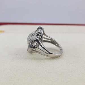 Anillo de Compromiso Jewelspaark con Diamantes de 0.69 Cttw, Corte Baguette, Plata de Ley 925, Diseño Geométrico, Joyería Fina para Mujer - Product Image 3