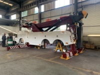 Superstructure de dépanneuse rotative personnalisée de 50 tonnes avec flèche de levage à 3 étages pour le dépannage de véhicules lourds - En vente