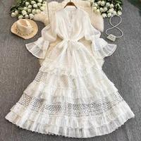 Robe longue plissée style rétro français pour femme, avec dentelle ajourée et patchwork, à volants superposés