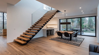 Escalier en colimaçon intérieur en bois avec escalier droit en bois de luxe, design simple, marches en verre et escaliers flottants