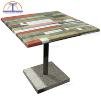Table à manger carrée colorée au design moderne dessus stratifié en bois pour café restaurant hôtel ou salon utilisation