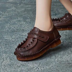 Chaussures décontractées pour femmes, style ethnique rétro, faites à la main, en cuir de vachette, à semelle souple, boutonnées, à coupe basse, confortables - Product Image 2