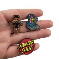 Vente en gros usine : Fournisseur de broches de revers en métal poli en forme de croix, broches à paillettes, badges rigides anime, épingles personnalisées en émail, épingles de dessin animé