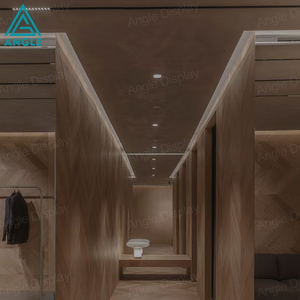 Vetrina per Abiti da Uomo su Misura con Appendiabiti Integrato, Finitura in Legno di Lusso, Illuminazione LED, Arredamento Ecologico per Sartorie - Product Image 2
