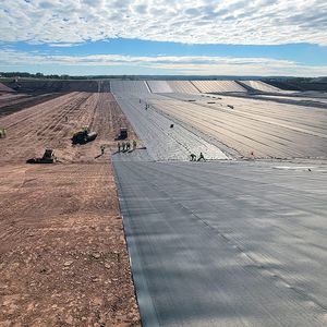 Géomembrane HDPE haute performance pour l'irrigation agricole, les réservoirs, les barrages, les bassins, le traitement des eaux usées et les exploitations agricoles - Product Image 4