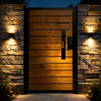 Portail de jardin minimaliste en aluminium avec lames horizontales à persiennes, design intimité