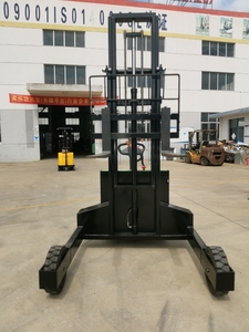 <strong>1.5T</strong> All-Terrain Electric <strong>Stacker</strong>: Rugged, Maneuverable Power for Outdoor and Rough Surface Logistics - Product Image 2