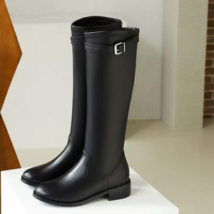 Bottes Longues Personnalisées Nouveau Style en Cuir <span class=keywords><strong>Élastique</strong></span> et Fourrure d'Hiver pour Femmes, Bottes Hautes au Genou à Bout Rond et Talon Plat - Product Image 4