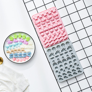 Moldes de Silicona Antiadherentes con Diseño Temático de Boliche, Reutilizables, de Grado Alimenticio, Lindos Moldes Magnéticos de Silicona para Chocolate, Dulces y Hielo - Product Image 4