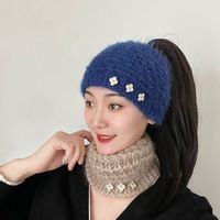 Topi Kupluk Rajut Tangan Wanita Dewasa Musim Gugur Musim Dingin, Penutup Rambut Putih, Pelindung Telinga Hangat, Kancing, Desain Nanas Baru, Serbaguna