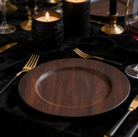 Assiettes de présentation rondes jetables de 13 pouces en plastique, texture bois, style luxe, avec plateau, pour événements et mariages