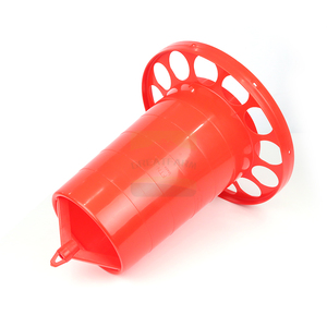 Mangeoire anti-gaspillage rouge grande capacité pour bétail avec barre de séparation pour l'élevage de volailles - Product Image 1
