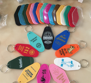 Custom Logo Color Hotel Key Tags Promotional Blank Plastic Retro Vintage Motel Room Hotel Keychain