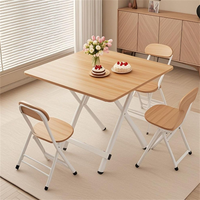 Ensemble de table et de chaises pliantes en bois d'extérieur, design moderne, durable et écologique, forme carrée