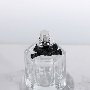 Bottiglia in Vetro con Decorazioni Intricate 50ml 100ml Fondo Spesso Pompa Surlyn Serigrafia Contenitore Premium per Profumeria - Product Image 5