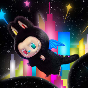 MART MONSTERS - Peluche Nero da Collezione, 58 cm, Grande Figura Premium, Regalo per Adulti e Adolescenti - Product Image 3