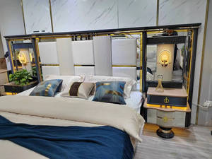 Ensemble de Chambre Moderne Luxe Très Grand Lit 8 Portes pour Usage Domestique - Product Image 2