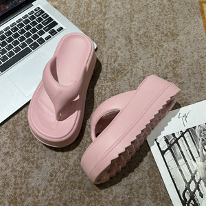 Chanclas de alta calidad para mujer, sandalias informales planas duraderas para exteriores, Playa antideslizante para zapatillas, plataforma suave, aumento de altura - Product Image 6