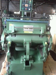 ML1200 Máy Cắt Và Tạo Nếp Thủ Công Để Bán Hộp Đựng Lông Mi Pizza Phong Bì Giấy Và Bìa Carton - Product Image 3