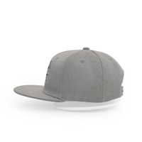 Topi Baseball 6 Panel Gaya Hip Hop Street Style Abu-abu dengan Logo Custom 2025, Bordir 3D, Pinggiran Rata, Snapback