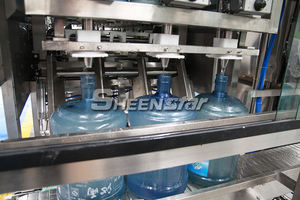 خط إنتاج مياه معدنية أوتوماتيكي بالكامل للبراميل الكبيرة سعة 5 جالون - Product Image 2