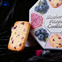 Biscuits en vrac croustillants aromatiques faits à la main à la saveur riche de myrtille et de pitaya préférés en vente de gros