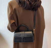 2025 nouveau Style Niche Design haute qualité Texture à la mode femmes polyvalent sac à bandoulière portable petit sac carré