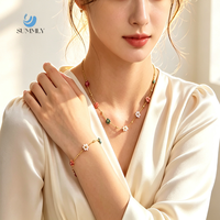 Bracelet et collier SUMMLY en acier inoxydable plaqué or 18 carats, ensemble de bijoux fantaisie avec perles en forme de fleurs colorées.