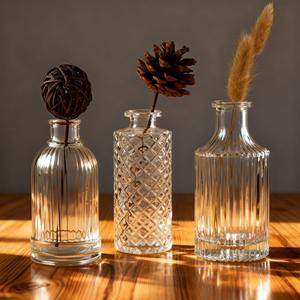 वितरक ग्लास सिंगल बड विंटेज उभरा हुआ फूल <span class=keywords><strong>vases</strong></span> घर में शादी के लिए थोक मिनी प्यारा ग्लास <span class=keywords><strong>vases</strong></span> - Product Image 4