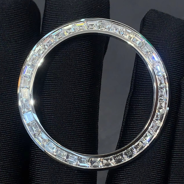 Custom Diamond Watch Bezels 18K Gold/Rose Gold PVD Case 34mm-41mm Baguette/Princess Cut Settings Waterproof Option
