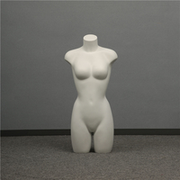 Mannequin féminin réaliste en gros, mannequin féminin aux formes généreuses