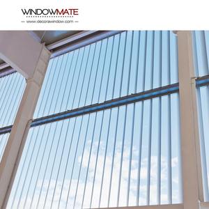 บานเกล็ดป้องกันแสงแดดภายนอกอาคารอลูมิเนียมแนวนอนแบบใช้มอเตอร์ - Product Image 1