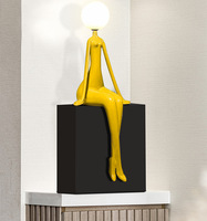 Lampe de table en résine avec sculpture de fille assise PM, décoration créative pour salon, lampe sur pied, lampe de bureau abstraite pour hôtel et bureau de vente