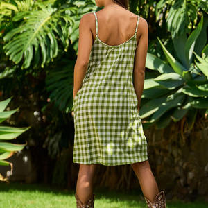 热销新款夏季格子印花休闲吊带连衣裙来样定做100% 人造丝薄纱Midi连衣裙 - Product Image 3