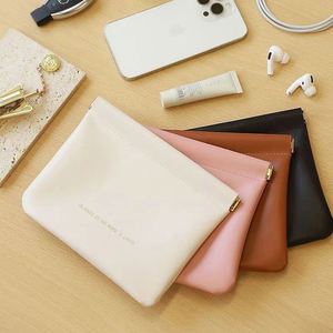 Nouvelle pochette cadeau en cuir PU avec rabat magnétique, petite pochette en cuir pour ranger les bagues et les boucles d'oreilles, idéale pour les promotions - Product Image 1