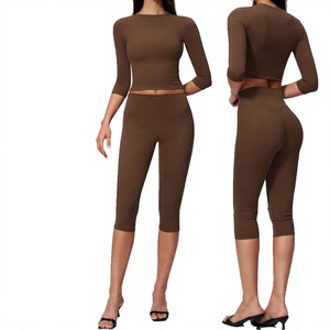 CIYING Women's Solid <b>Crop</b> <b>Top</b> & Capri Leggings 2-Piece Workout Set High Waist Quick Dry Spandex/Nylon Fitness Activewear - Product Image 3