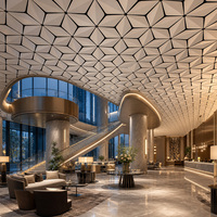 Panneaux de plafond suspendus décoratifs en aluminium ignifuges, imperméables et thermolaqués pour hall d'hôtel