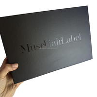 Logo personnalisé estampage feuille d'or boîte cadeau en carton recyclé emballage magnétique noir boîte carton pliable UV