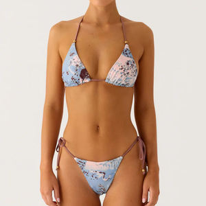 Bikini à imprimé hawaïen personnalisable à la mode, ensemble deux pièces à col halter, vêtements de plage confortables en nylon recyclé - Product Image 2