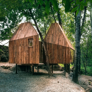 Petite maison préfabriquée en <span class=keywords><strong>bois</strong></span> naturel Log tiny house pour camping entrepôt extérieur stockage atelier - Product Image 1