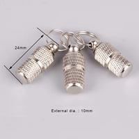 Fournitures pour animaux de compagnie en gros |   Capsule d'identification pour animaux de compagnie en métal |   Conception de vis étanches |   Pendentif de sécurité léger pour chats et chiens