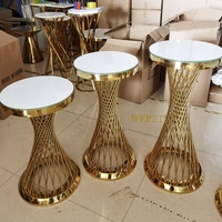 Table à gâteau moderne minimaliste en acier inoxydable, verre, or et blanc, design en fer forgé, hauteur 40-90 cm, pour décorations de mariage