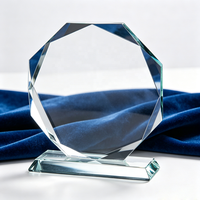 Trophée en verre octogonal gravé en jade transparent, prix de gros abordable, avec boîte cadeau