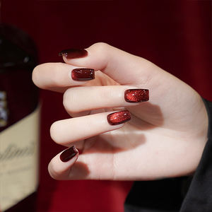 AILANUO Serie de Esmaltes de Uñas en Gel Red Clover Queen de 6 Colores - Personalización de Color Gratuita para Esmalte de Uñas Profesional OEM - Product Image 3